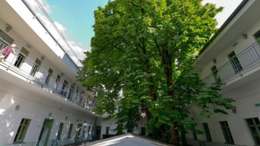 Отель The Hive Party Hostel Budapest, Будапешт